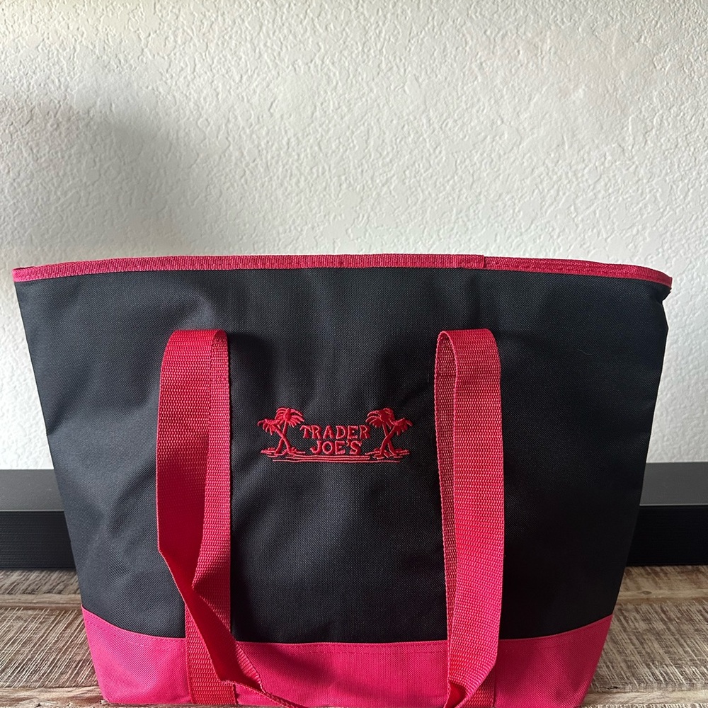 Trader Joe’s large insulated shopping tote bag